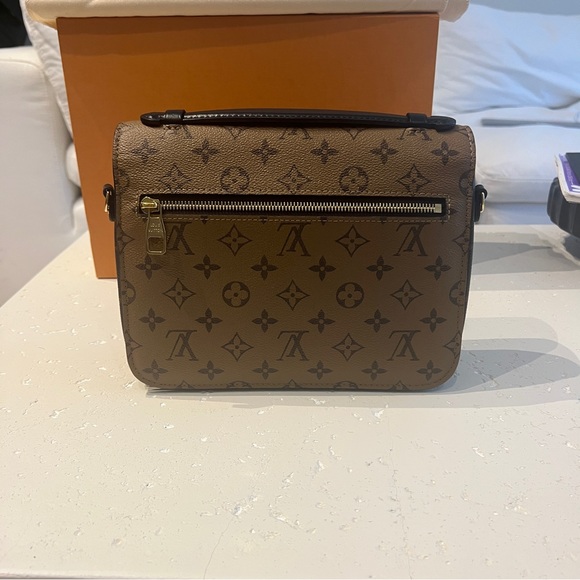 Louis Vuitton pochette Métis in reverse monogram - Picture 7 of 13